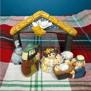 Eddie Walker Design Mini Christmas "Home For Holidays" Nativity Manger Scene